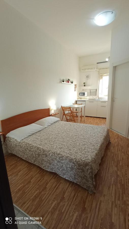Fontanarossa Airport Apartment Катания Екстериор снимка